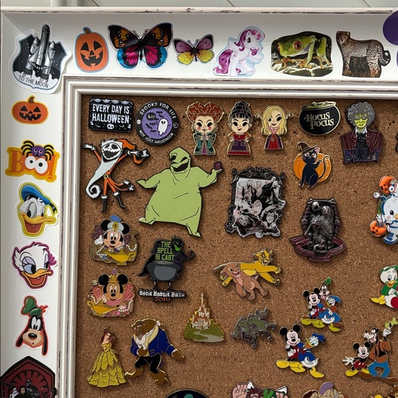 My Disney and Non Disney  Pin Collection 🐞 - Picture 2 of 9